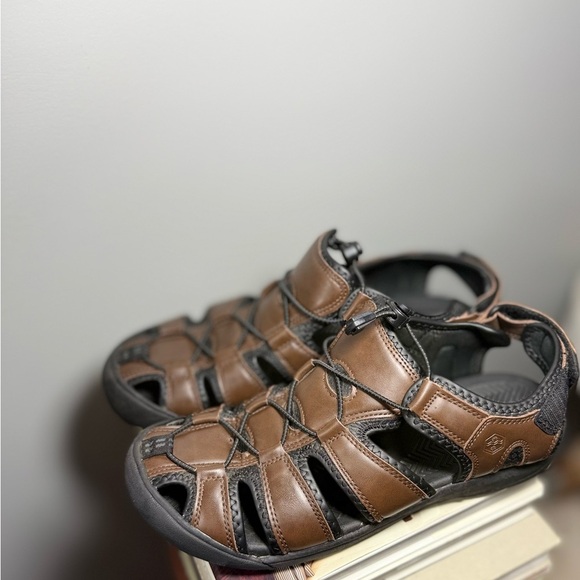 Khombu Size 11 Brown and Black Sandals - Picture 1 of 15